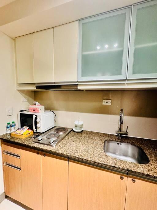 One Uptown Residences Bgc Taguig Exterior photo