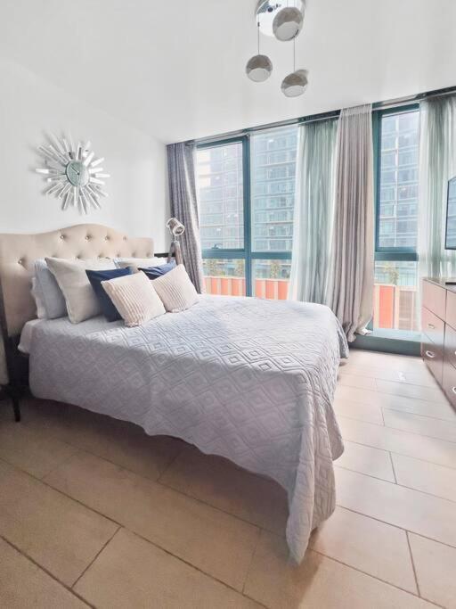 One Uptown Residences Bgc Taguig Exterior photo
