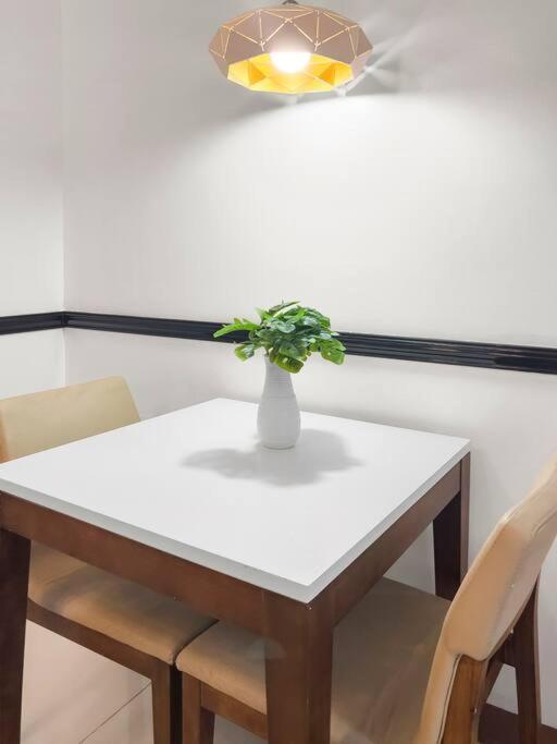 One Uptown Residences Bgc Taguig Exterior photo